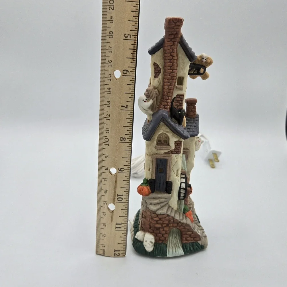 Vtg Ceramic Porcelain Haunted House Decoration‎ With Light